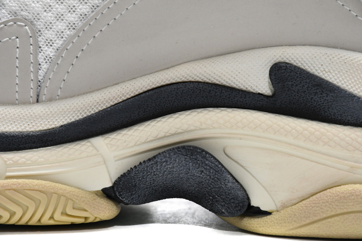 Balenciaga Triple S White Black Red 2019 | 524037 W09E1 9000 | New Arrival Balenciaga Triple S White Black Red 2019 | 524037 W09E1 9000 | New Arrival