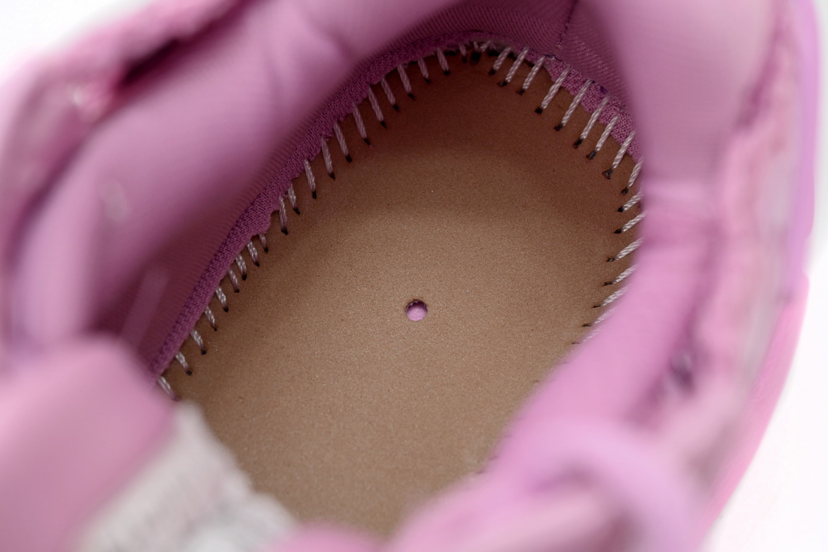 Balenciaga Wmns Runner Sneaker 'Pink' 677402 W3RB1 5000 - Stylish and Sleek Women's Footwear Balenciaga Wmns Runner Sneaker 'Pink' 677402 W3RB1 5000 - Stylish and Sleek Women's Footwear