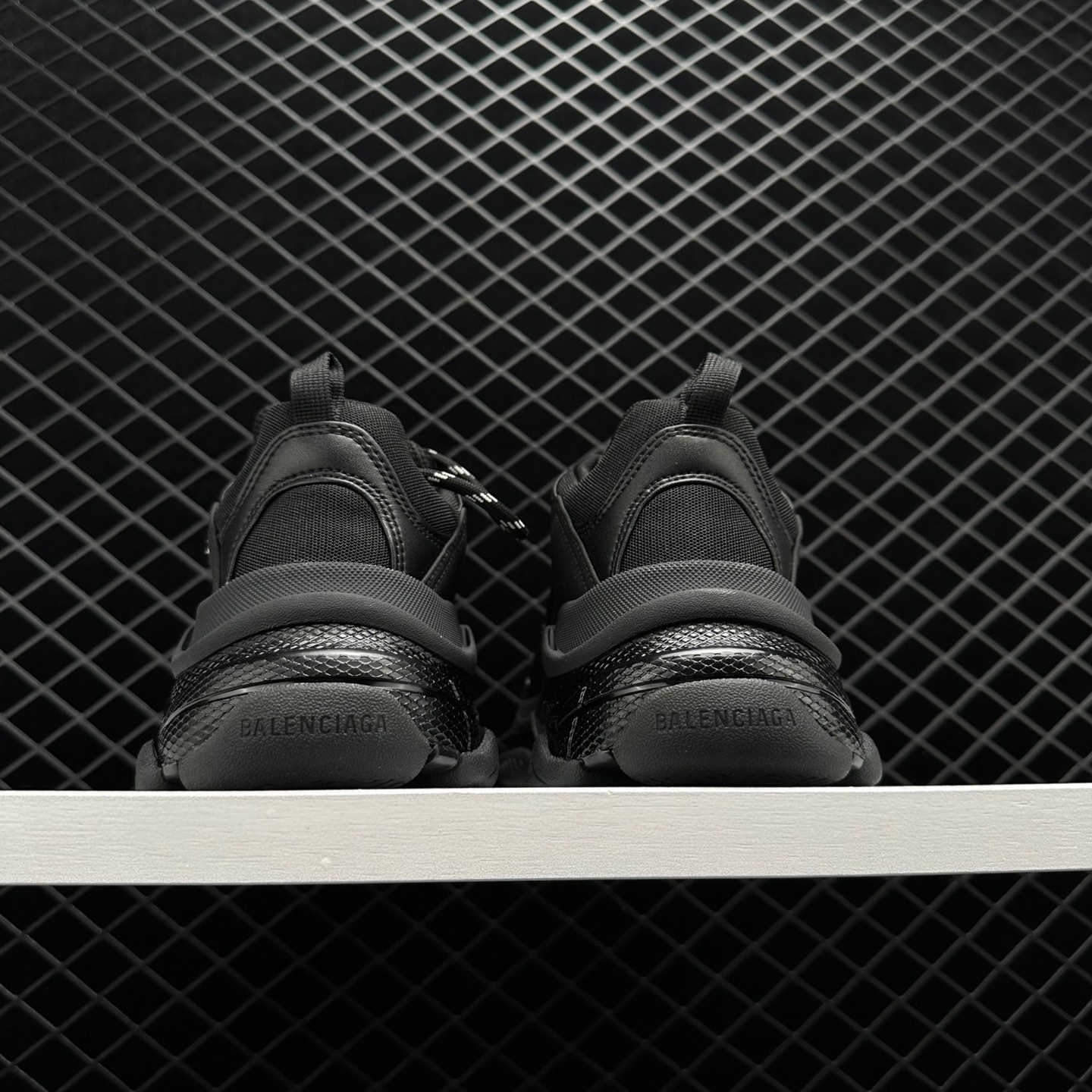 Balenciaga Triple S Triple Black 2018 Reissue - Pre-Distressed 512176 W09O1 Balenciaga Triple S Triple Black 2018 Reissue - Pre-Distressed 512176 W09O1