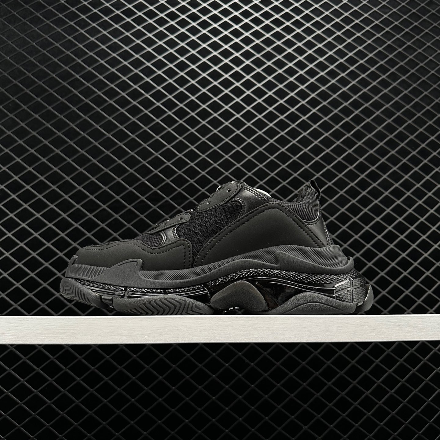Balenciaga Triple S Triple Black 2018 Reissue - Pre-Distressed 512176 W09O1 Balenciaga Triple S Triple Black 2018 Reissue - Pre-Distressed 512176 W09O1