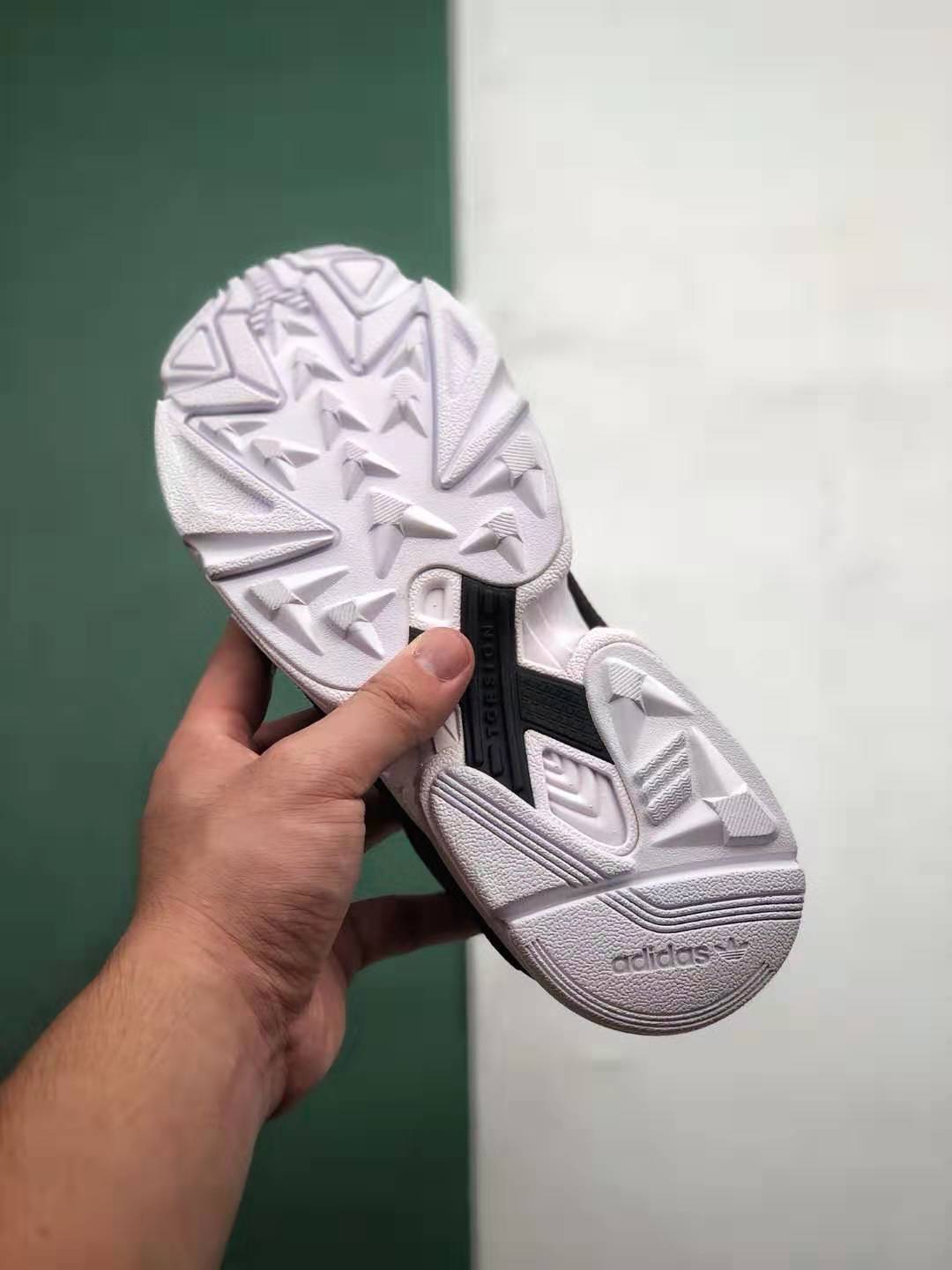 Adidas Falcon Core Black B28129 - Stylish and Versatile Sneakers