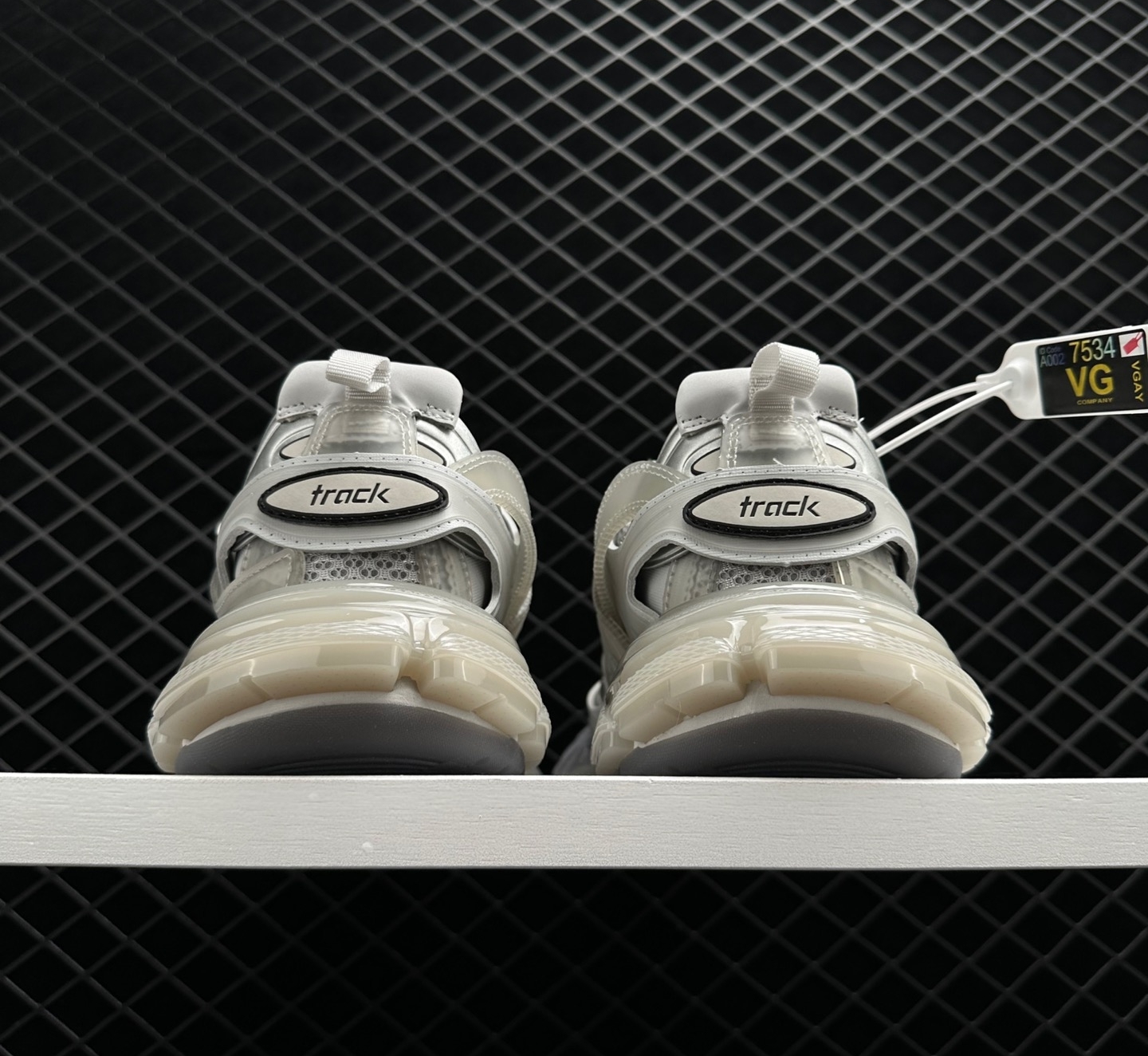 Balenciaga Track Low-Top Sneakers - Trendy Footwear for Fashion-Forward Individuals Balenciaga Track Low-Top Sneakers - Trendy Footwear for Fashion-Forward Individuals