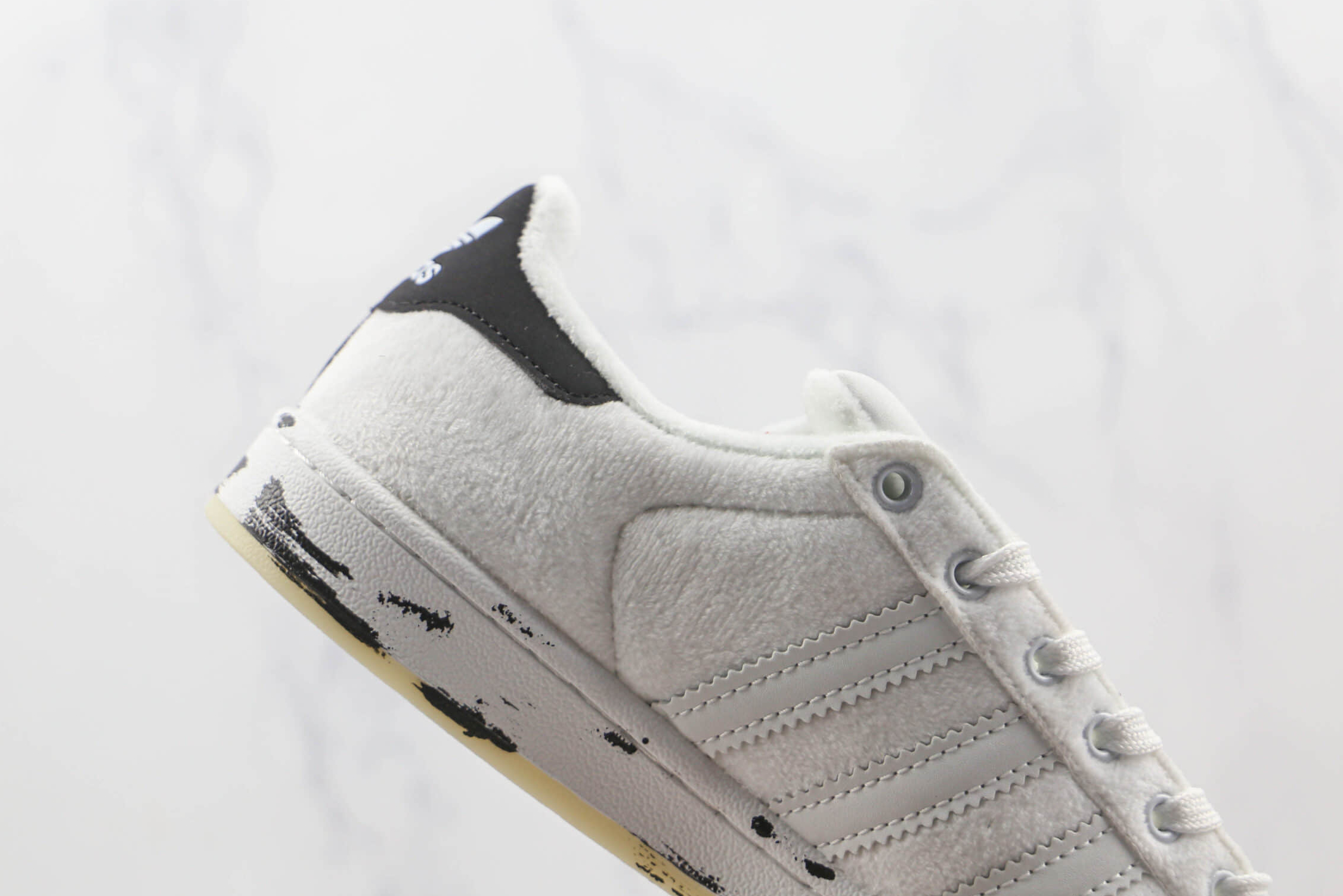 Adidas Originals Superstar Corduroy in Cloud White/Black - FZ5568