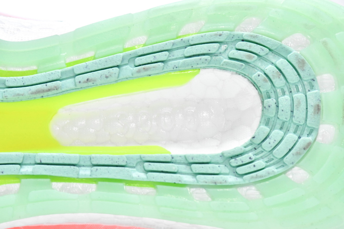 Adidas Ultra Boost 2022 Dazzling Color FY8688 - Unleash Dynamic Style!