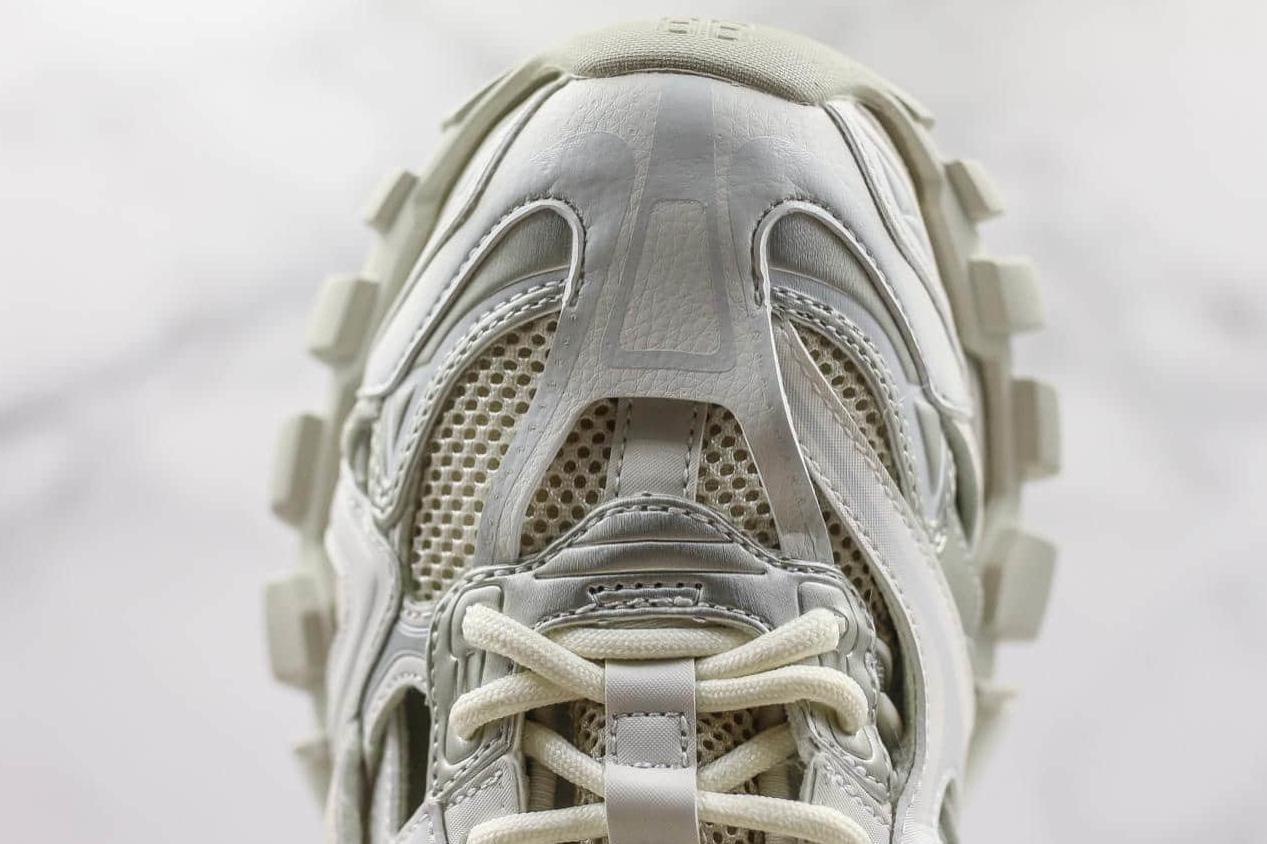 Balenciaga Track.2 Sports Shoes White Unisex 568615W2GN19000 - Premium Footwear for Athletic Performance