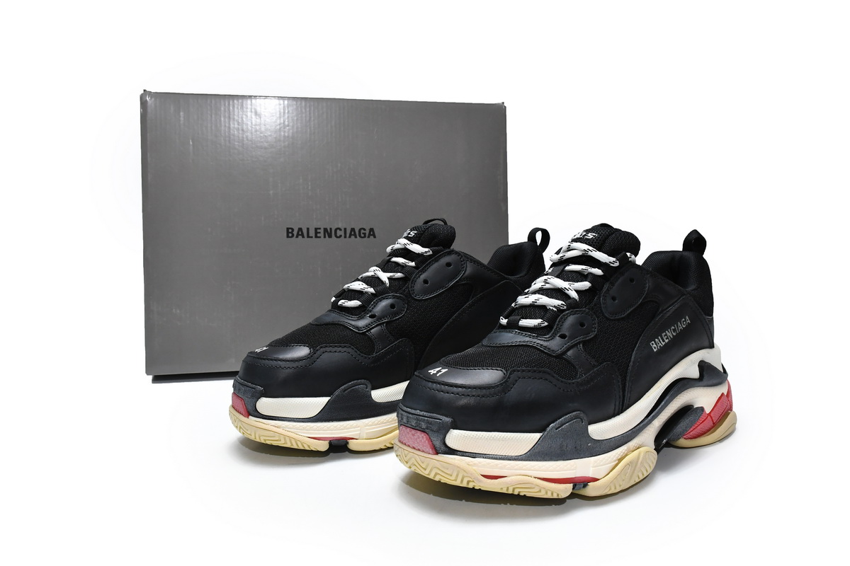 Balenciaga Triple S Sneaker Black Red 2018 | 533882 W0901 1000 Balenciaga Triple S Sneaker Black Red 2018 | 533882 W0901 1000