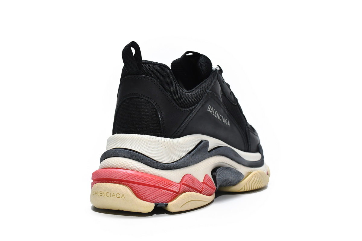 Balenciaga Triple S Sneaker Black Red 2018 | 533882 W0901 1000 Balenciaga Triple S Sneaker Black Red 2018 | 533882 W0901 1000