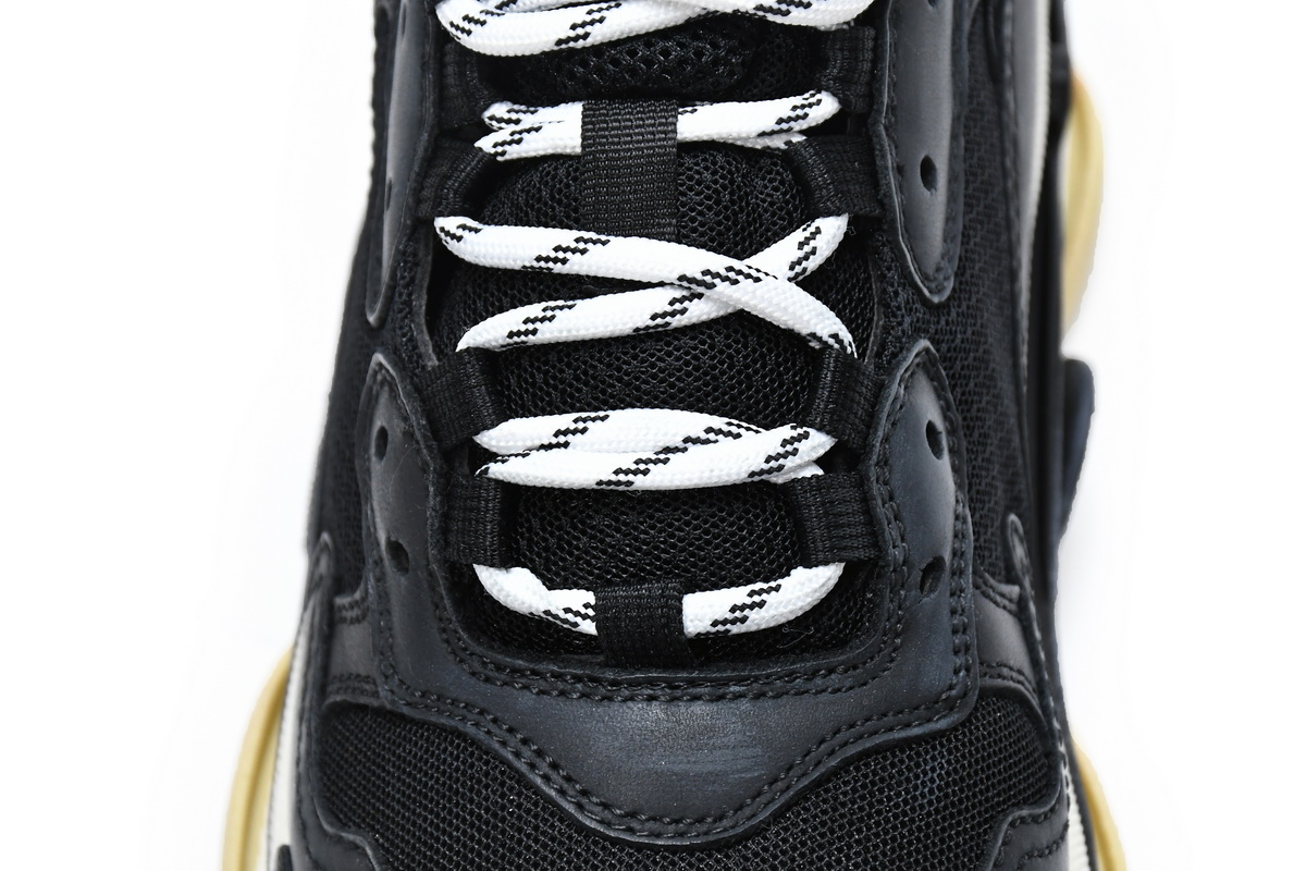 Balenciaga Triple S Sneaker Black Red 2018 | 533882 W0901 1000 Balenciaga Triple S Sneaker Black Red 2018 | 533882 W0901 1000