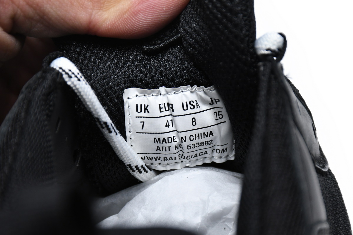 Balenciaga Triple S Sneaker Black Red 2018 | 533882 W0901 1000 Balenciaga Triple S Sneaker Black Red 2018 | 533882 W0901 1000