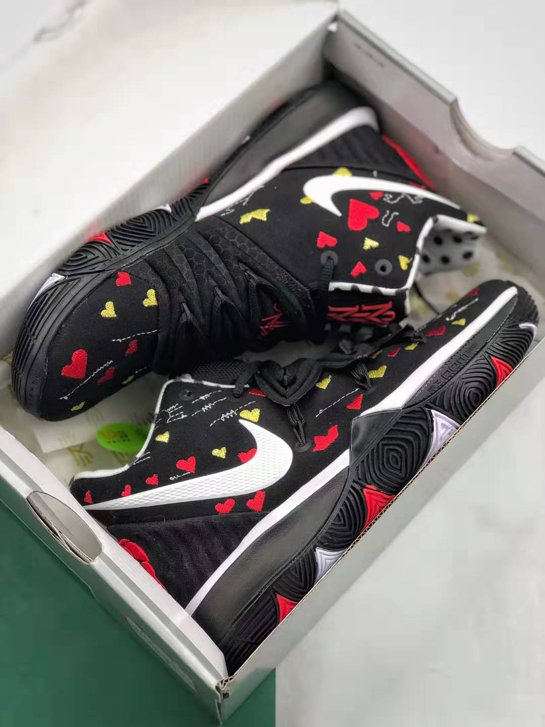 Nike Kyrie 5 EP Mother's Day Black - Stylish and Supportive Basketball Sneakers