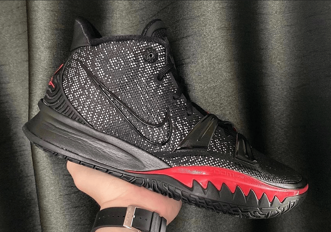 Nike Kyrie 7 Bred CT4080-005 - Ultimate Performance and Style!