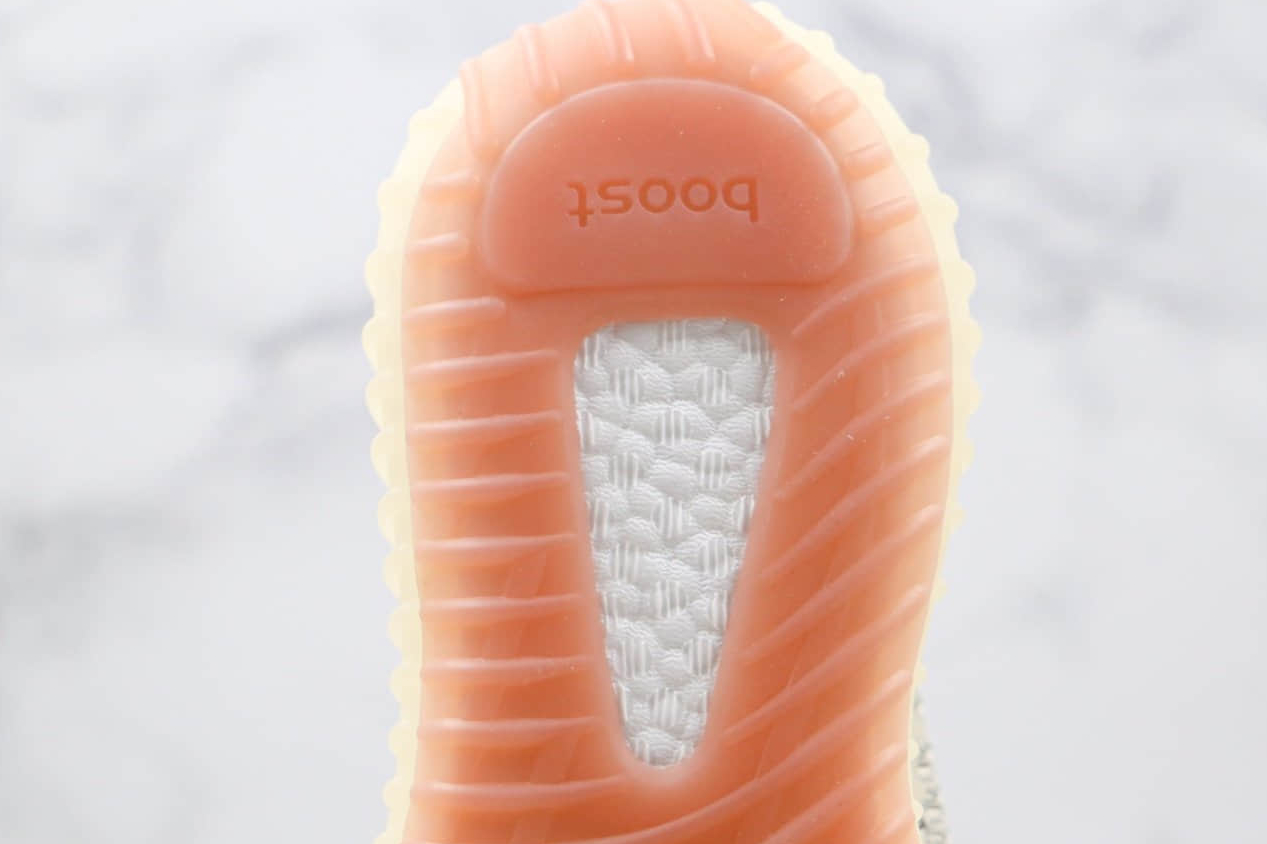 Adidas Yeezy Boost 350 V2 Dior Swan White FC6606 - Limited Edition Sneakers Adidas Yeezy Boost 350 V2 Dior Swan White FC6606 - Limited Edition Sneakers