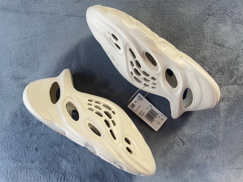 Adidas Yeezy Foam Runner 'Sand' FY4567 - Stylish and Sustainable Footwear Adidas Yeezy Foam Runner 'Sand' FY4567 - Stylish and Sustainable Footwear