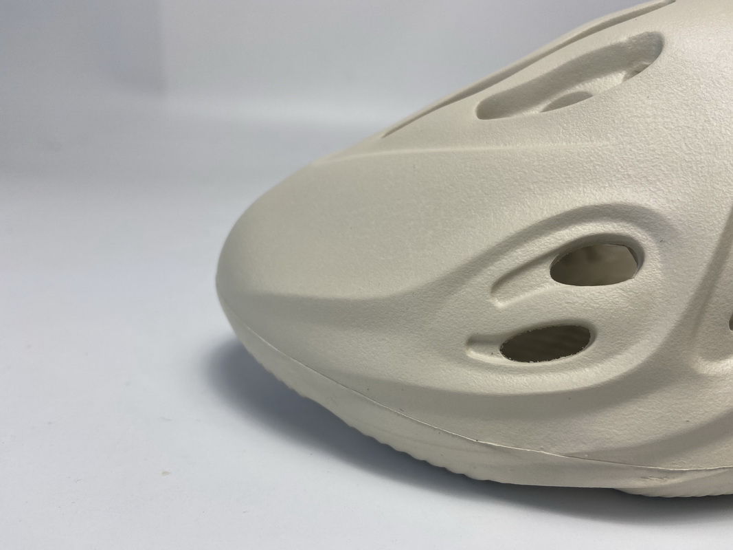 Adidas Yeezy Foam Runner 'Sand' FY4567 - Stylish and Sustainable Footwear Adidas Yeezy Foam Runner 'Sand' FY4567 - Stylish and Sustainable Footwear