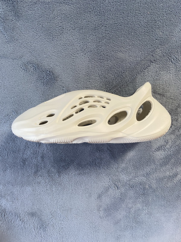 Adidas Yeezy Foam Runner 'Sand' FY4567 - Stylish and Sustainable Footwear Adidas Yeezy Foam Runner 'Sand' FY4567 - Stylish and Sustainable Footwear