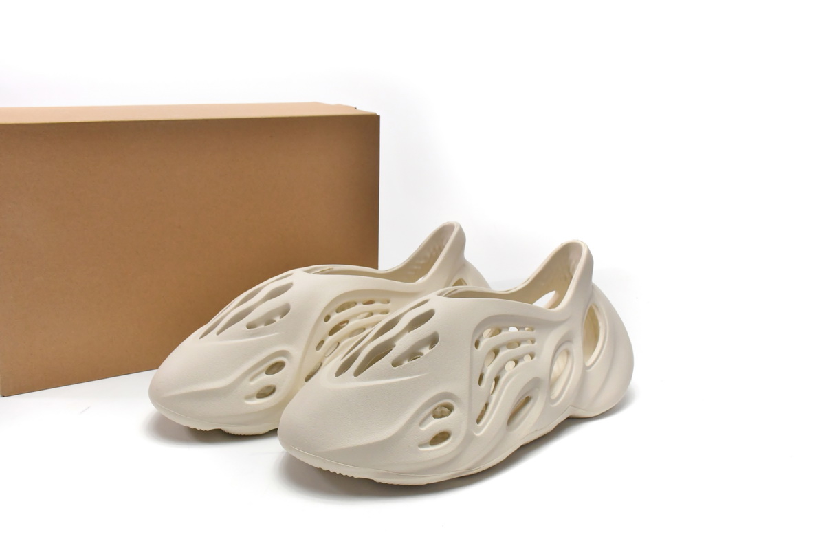 Adidas Yeezy Foam Runner 'Sand' FY4567 - Stylish and Sustainable Footwear Adidas Yeezy Foam Runner 'Sand' FY4567 - Stylish and Sustainable Footwear