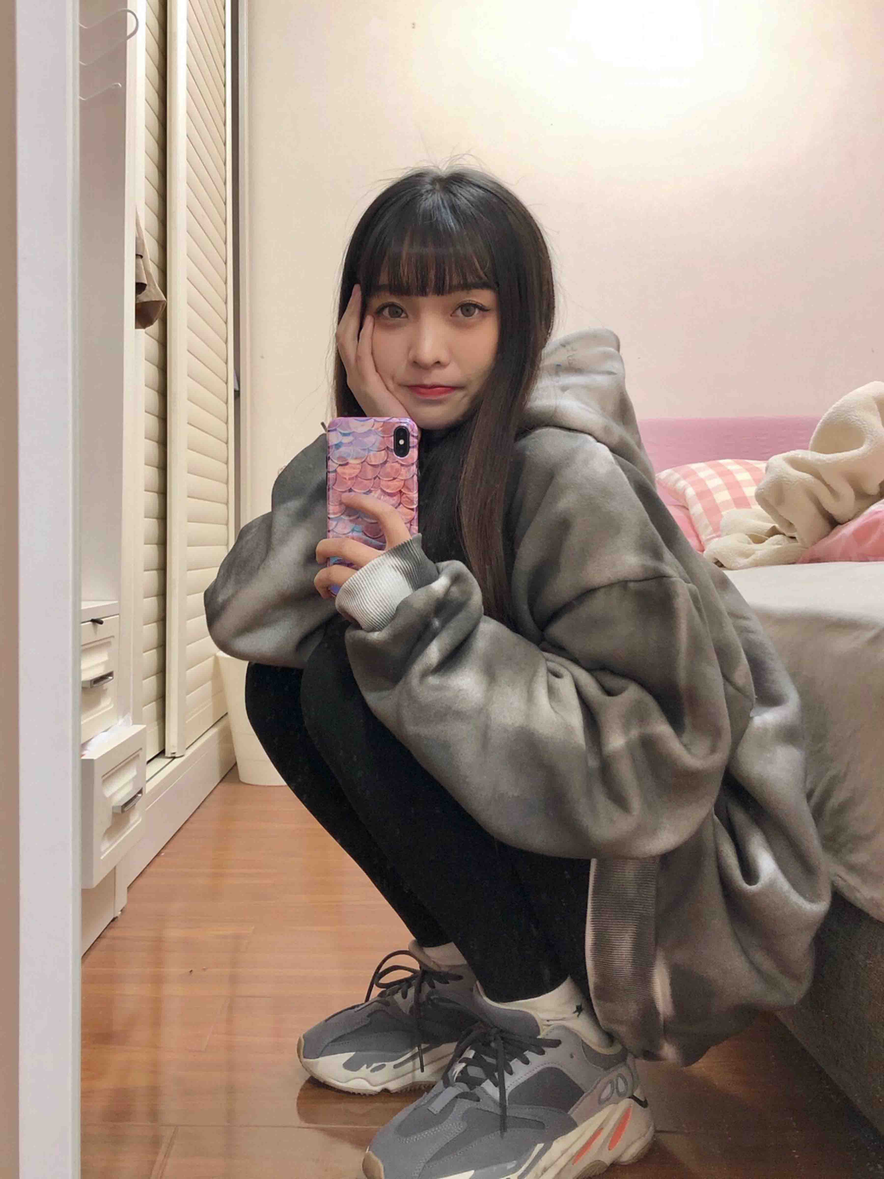 Adidas Yeezy Boost 700 'Magnet' FV9922 - Ultimate Style & Comfort Adidas Yeezy Boost 700 'Magnet' FV9922 - Ultimate Style & Comfort