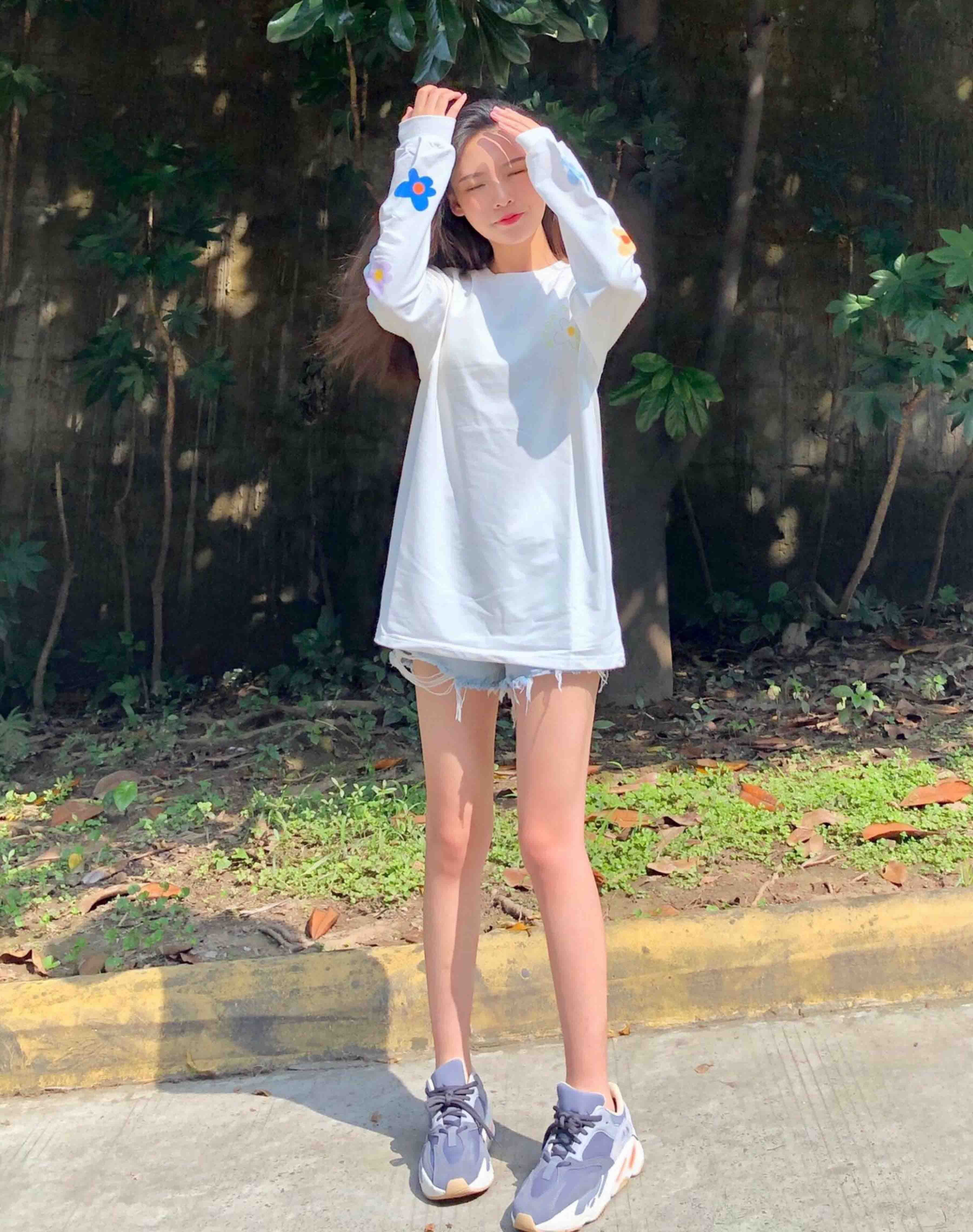 Adidas Yeezy Boost 700 'Magnet' FV9922 - Ultimate Style & Comfort Adidas Yeezy Boost 700 'Magnet' FV9922 - Ultimate Style & Comfort