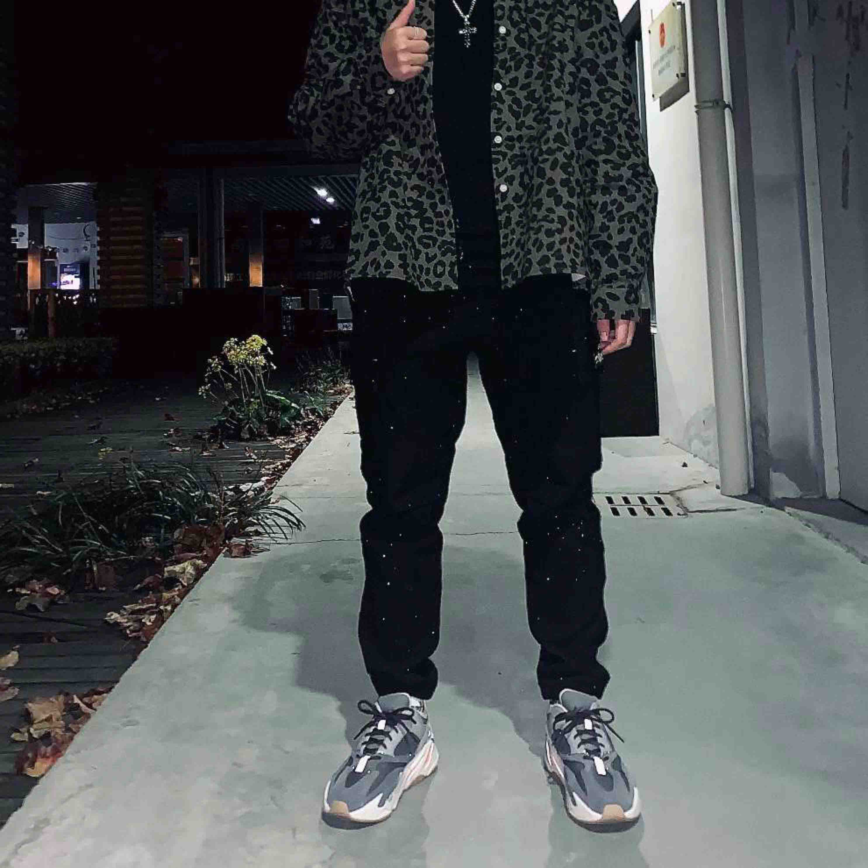 Adidas Yeezy Boost 700 'Magnet' FV9922 - Ultimate Style & Comfort Adidas Yeezy Boost 700 'Magnet' FV9922 - Ultimate Style & Comfort