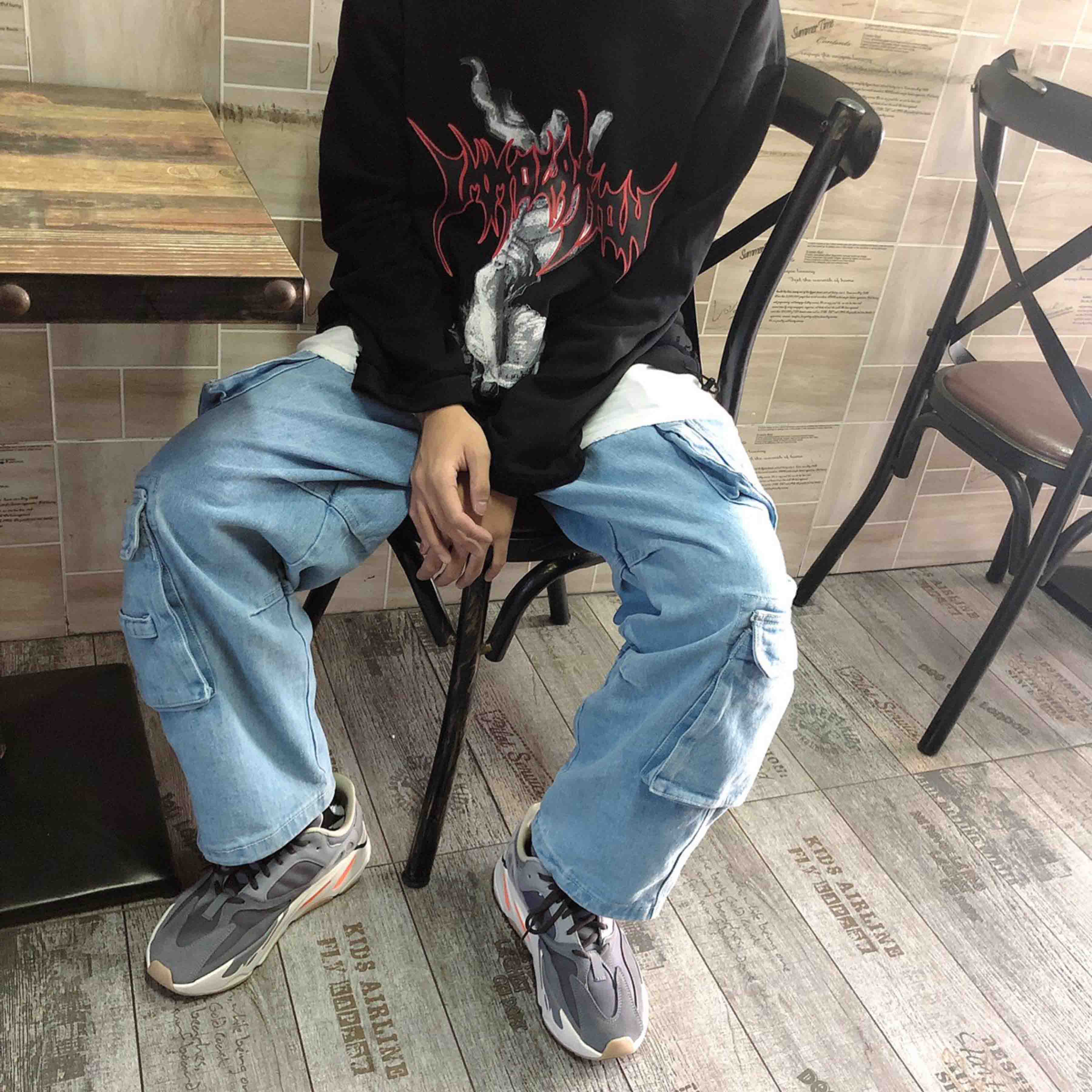 Adidas Yeezy Boost 700 'Magnet' FV9922 - Ultimate Style & Comfort Adidas Yeezy Boost 700 'Magnet' FV9922 - Ultimate Style & Comfort