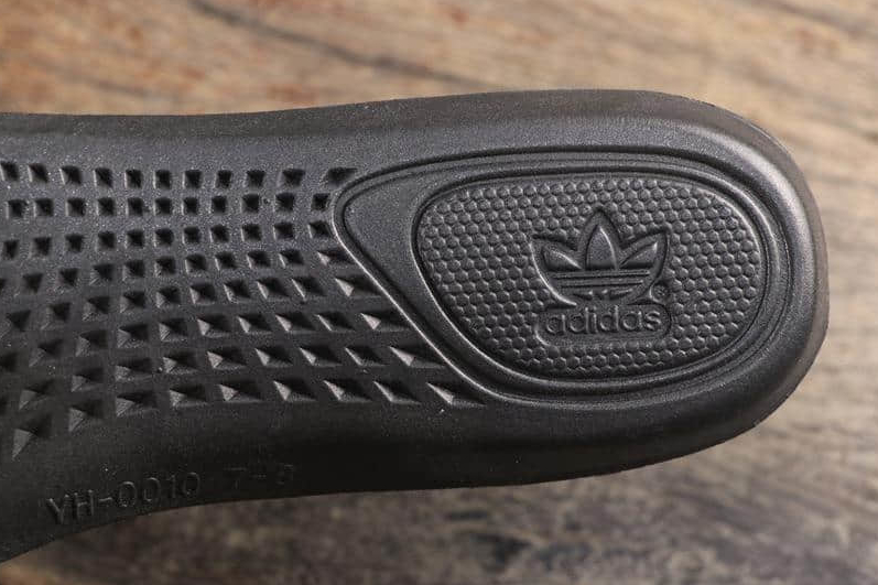 Adidas Yeezy Boost 350 V2 'Black Reflective' FU9007 - Premium Sneakers Adidas Yeezy Boost 350 V2 'Black Reflective' FU9007 - Premium Sneakers