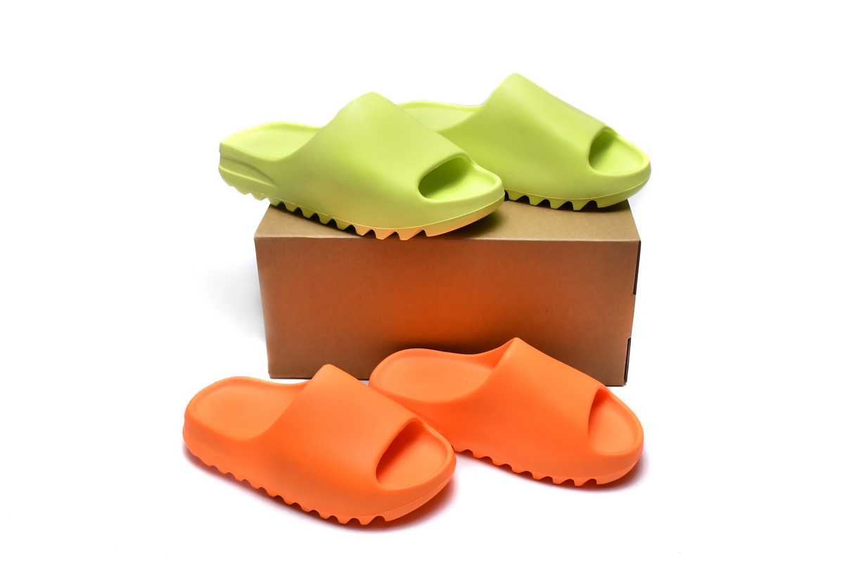 Adidas Yeezy Slides 'Pure' GZ5554 - Sleek and Comfortable Footwear Adidas Yeezy Slides 'Pure' GZ5554 - Sleek and Comfortable Footwear